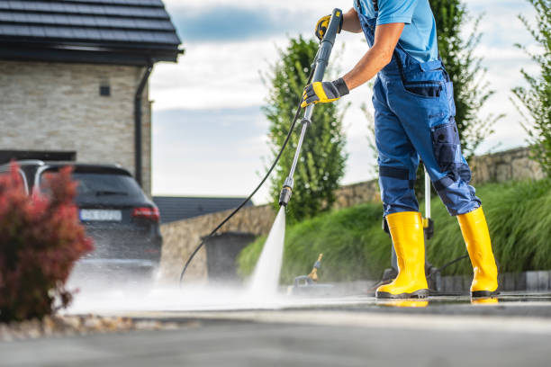 Best Pressure Washing Contractors  in Canadian Lakes, MI